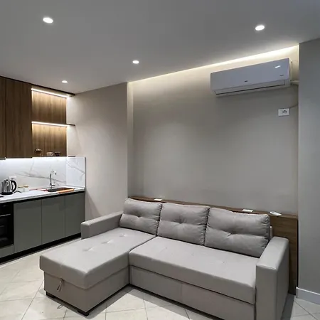 Kodra E Diellit Τίρανα