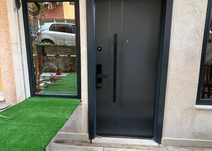 Kodra E Diellit アパート